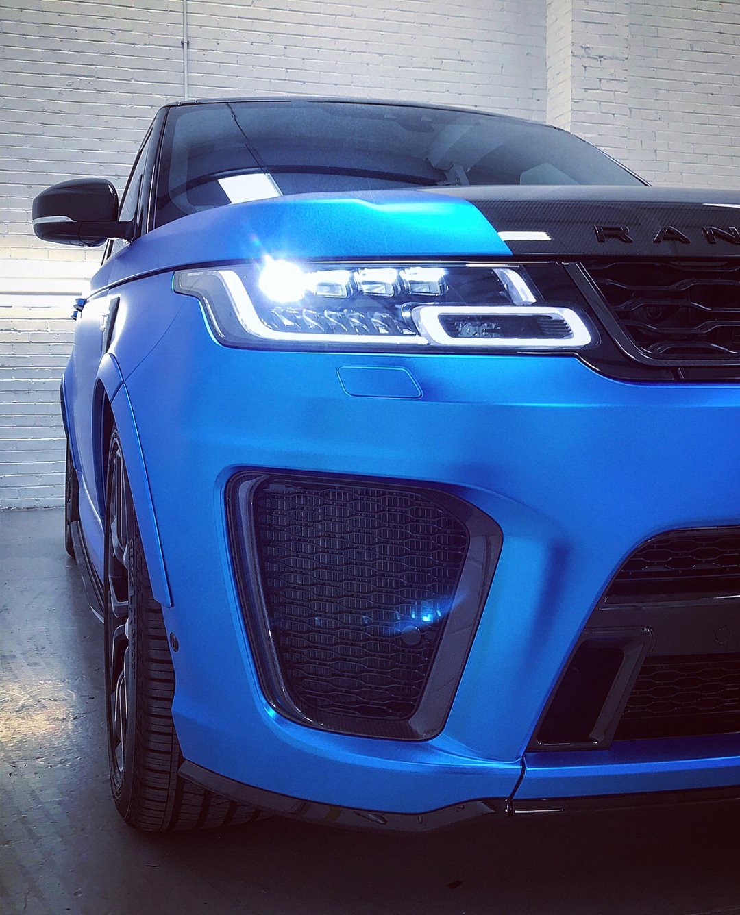 Range Rover SVR - Satin Blue Chrome - Personal Wrapping Project