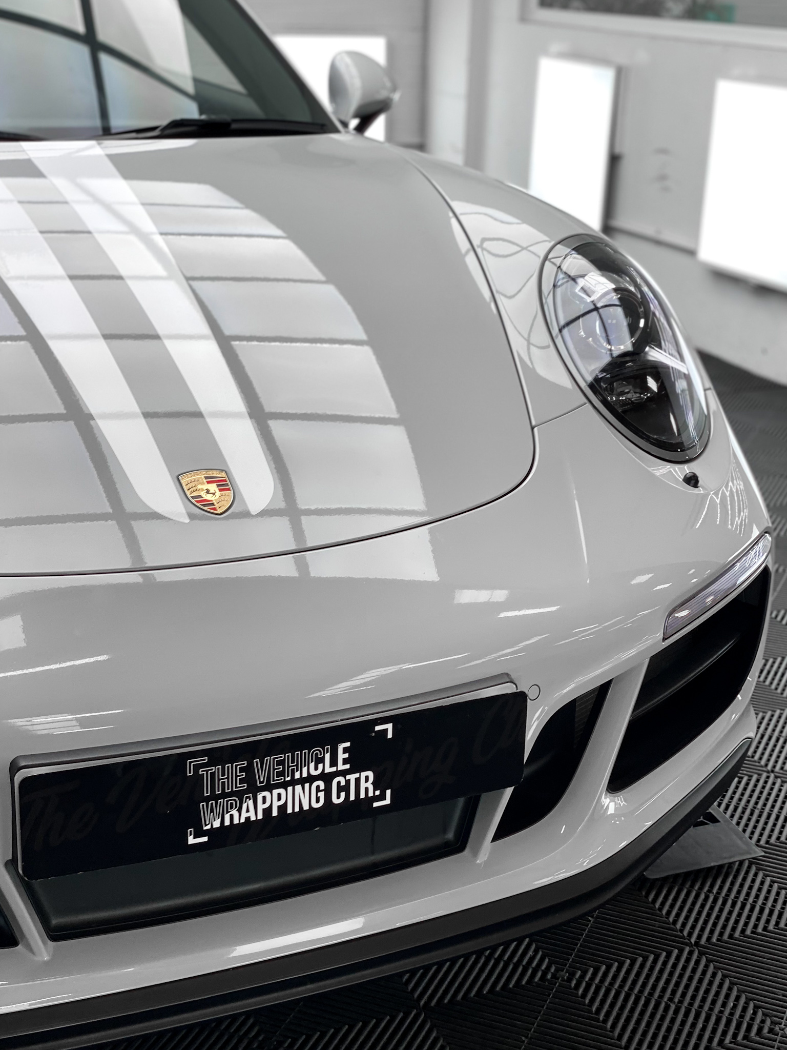 Porsche crayon gray