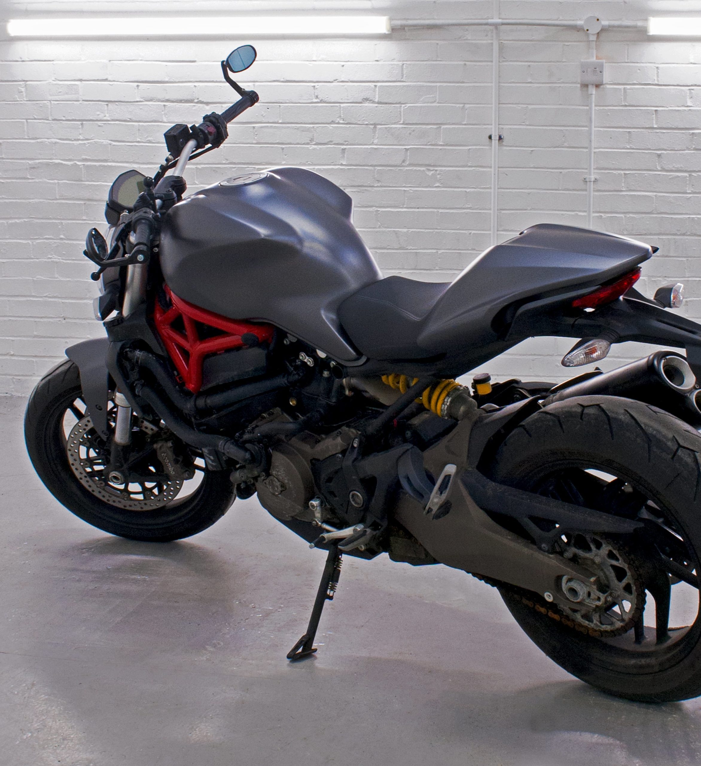 ducati monster 821 colors